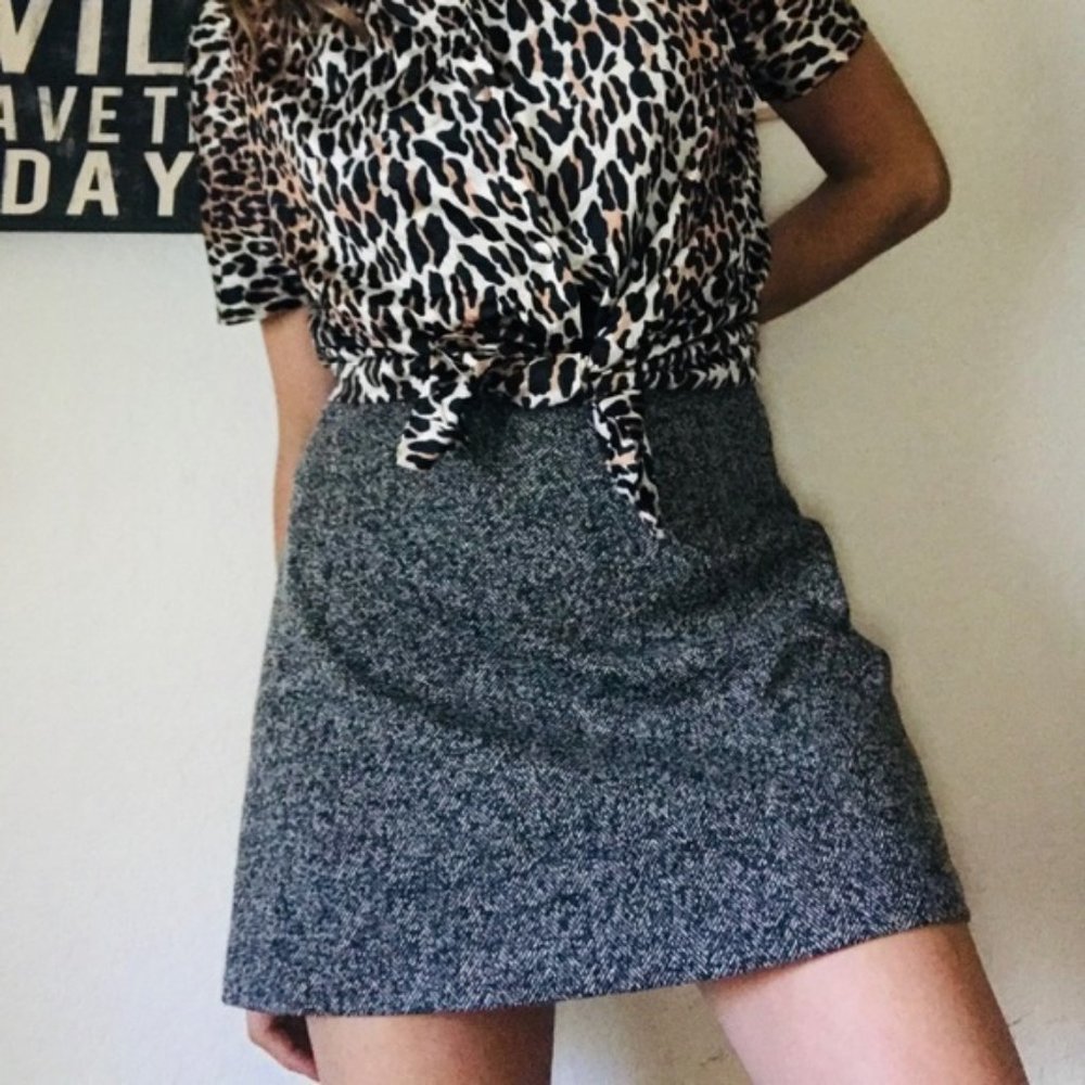 Fabulous TOPSHOP skirt size 8 .